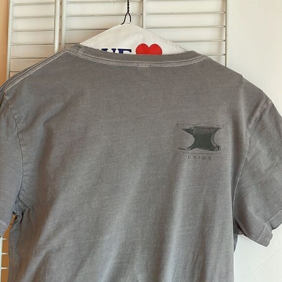 Stash t-shirt medium made in USA distressed on the color - Picture 7 of 8